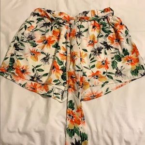 Floral fabric shorts